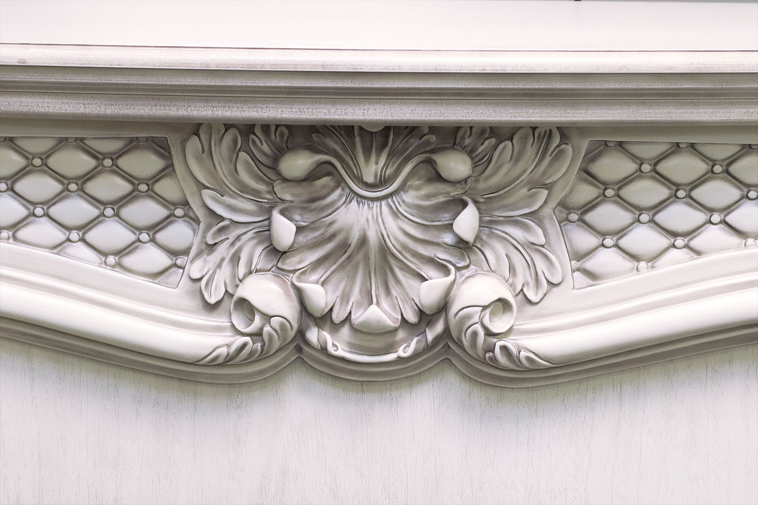 Каминокомплект Castle Слоновая кость с патиной с очагом 3020-INT Symphony 30 с пультом