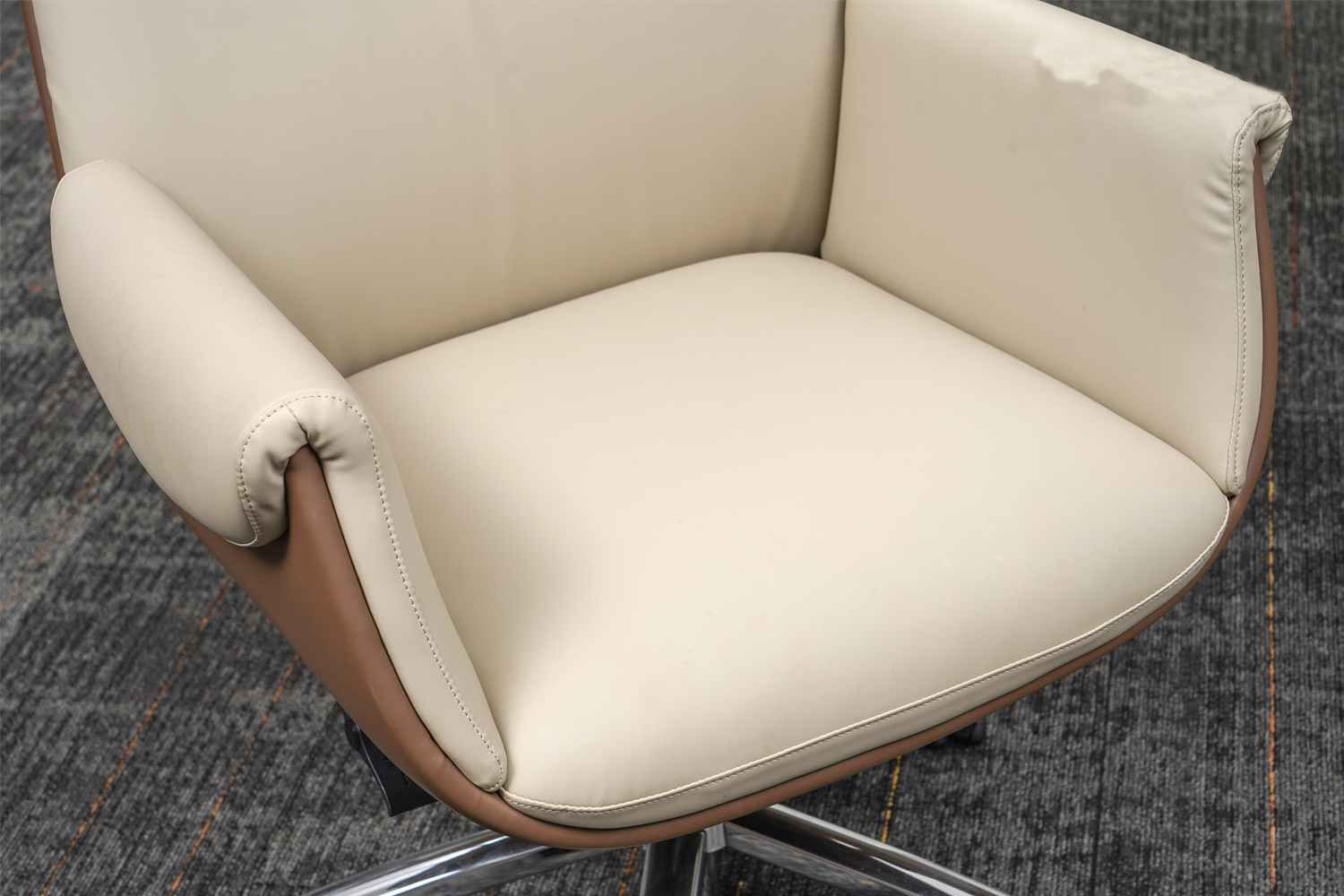 Кресло с высокой спинкой DL259A-PU